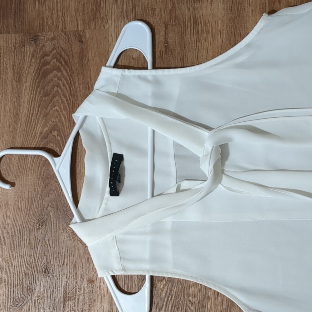 Sanctuary blouse SIZE XS COLOR WHITE - Picture 3 of 7
